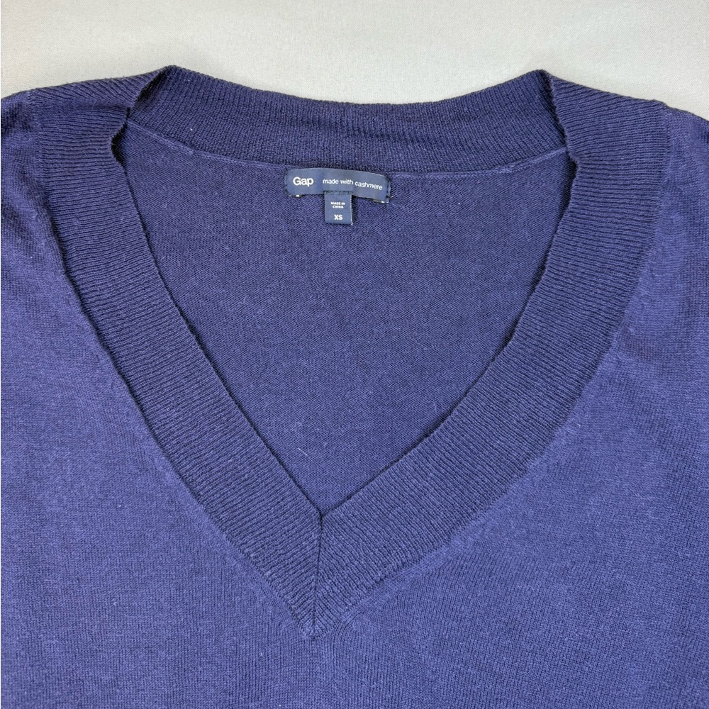 Gap V Neck Sweater Women’s Size XS Navy Blue Cotton Cashmere Blend - Picture 2 of 12